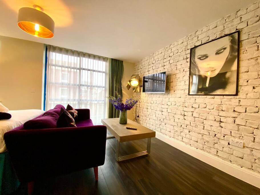 Stunning Apartment Suite - Free Parking & Wifi! Poole Exterior foto