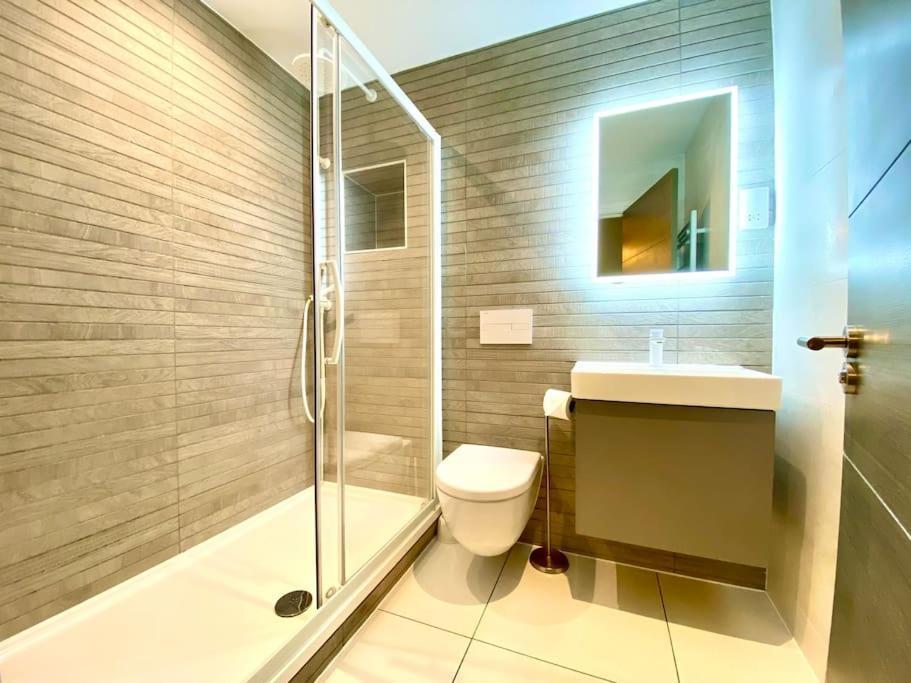 Stunning Apartment Suite - Free Parking & Wifi! Poole Exterior foto